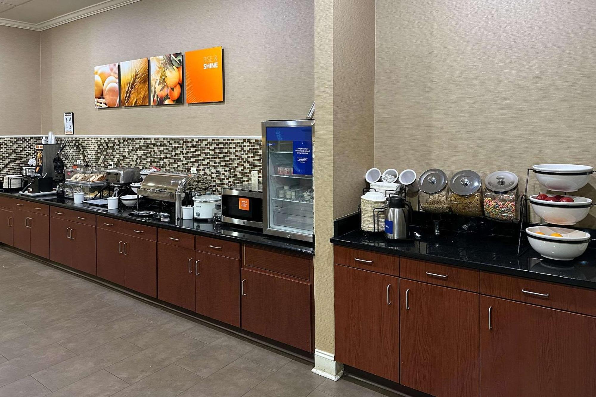 Comfort Inn & Suites Rogersville Εξωτερικό φωτογραφία